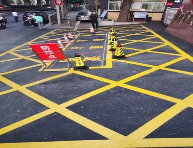 平凉平凉厂区划线，园区停车场划线，车库标识标线